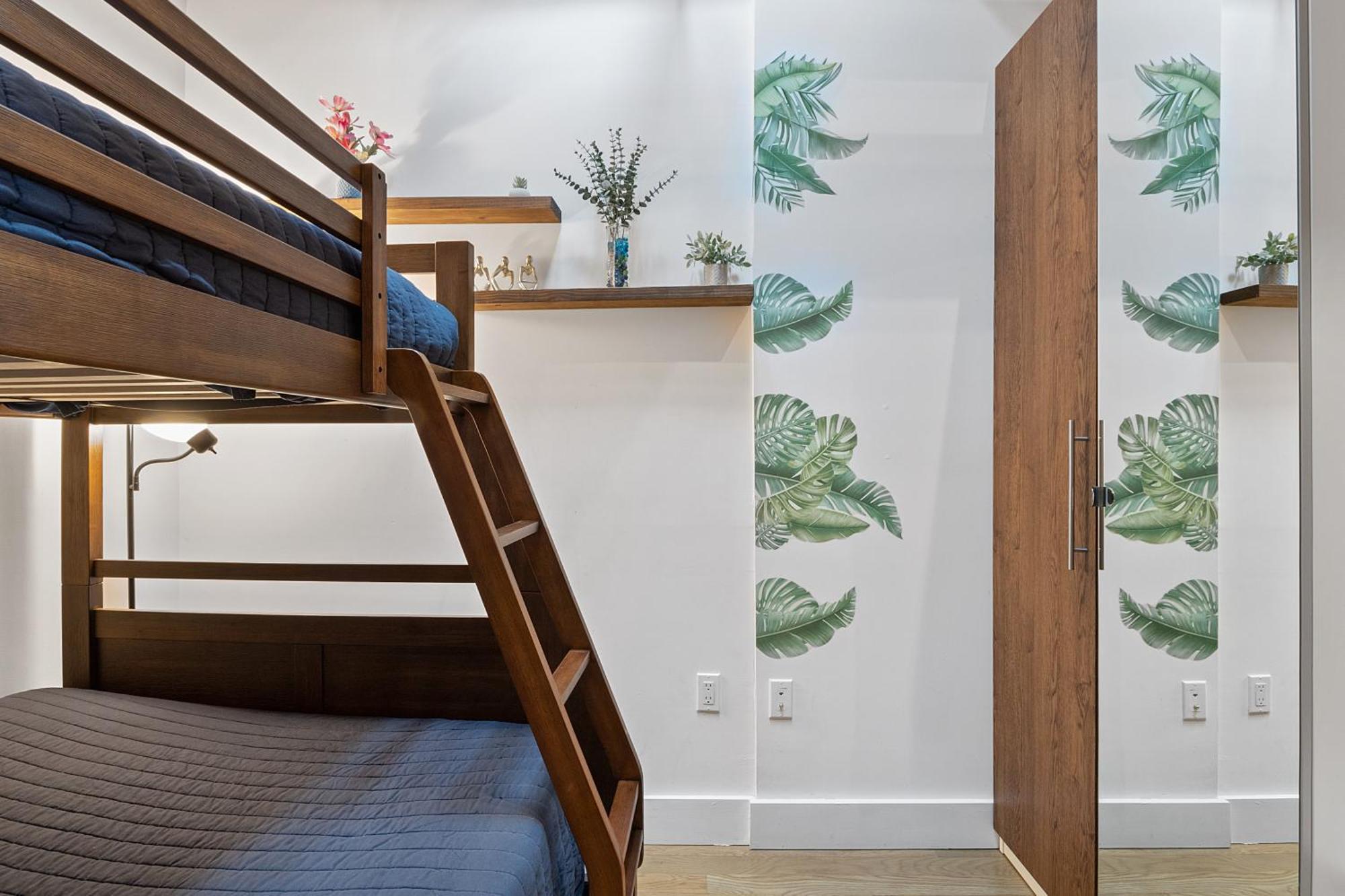 Chic Penthouse 15 Minutes From Nyc - Bus Stop At Doorstep Хобокен Экстерьер фото