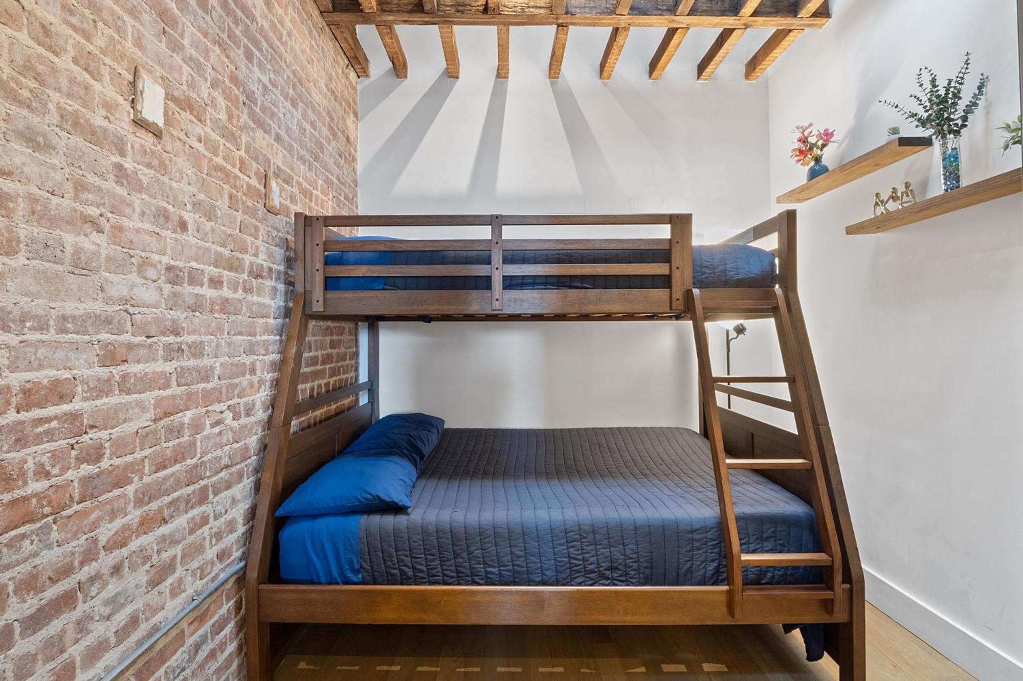 Chic Penthouse 15 Minutes From Nyc - Bus Stop At Doorstep Хобокен Экстерьер фото