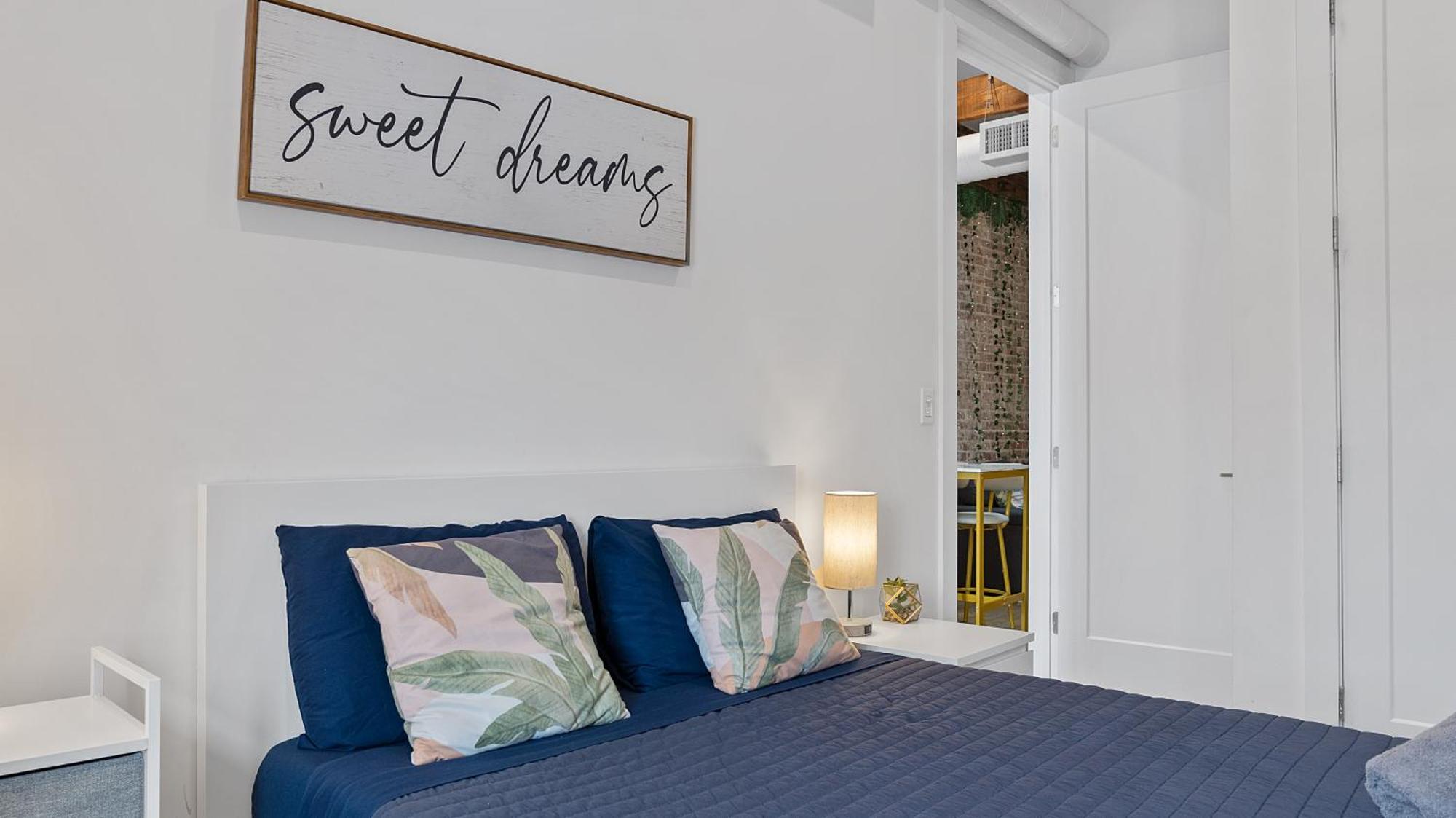 Chic Penthouse 15 Minutes From Nyc - Bus Stop At Doorstep Хобокен Экстерьер фото