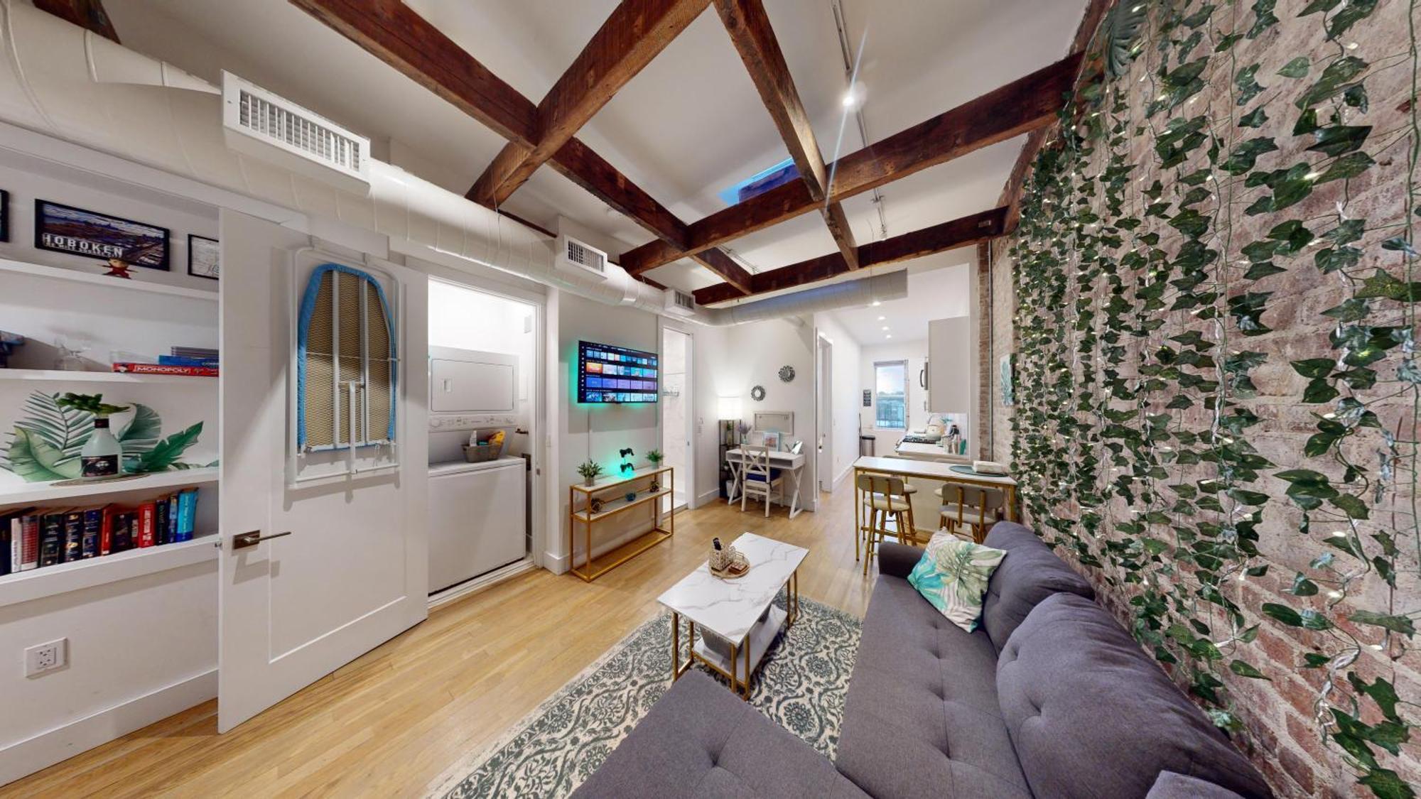 Chic Penthouse 15 Minutes From Nyc - Bus Stop At Doorstep Хобокен Экстерьер фото