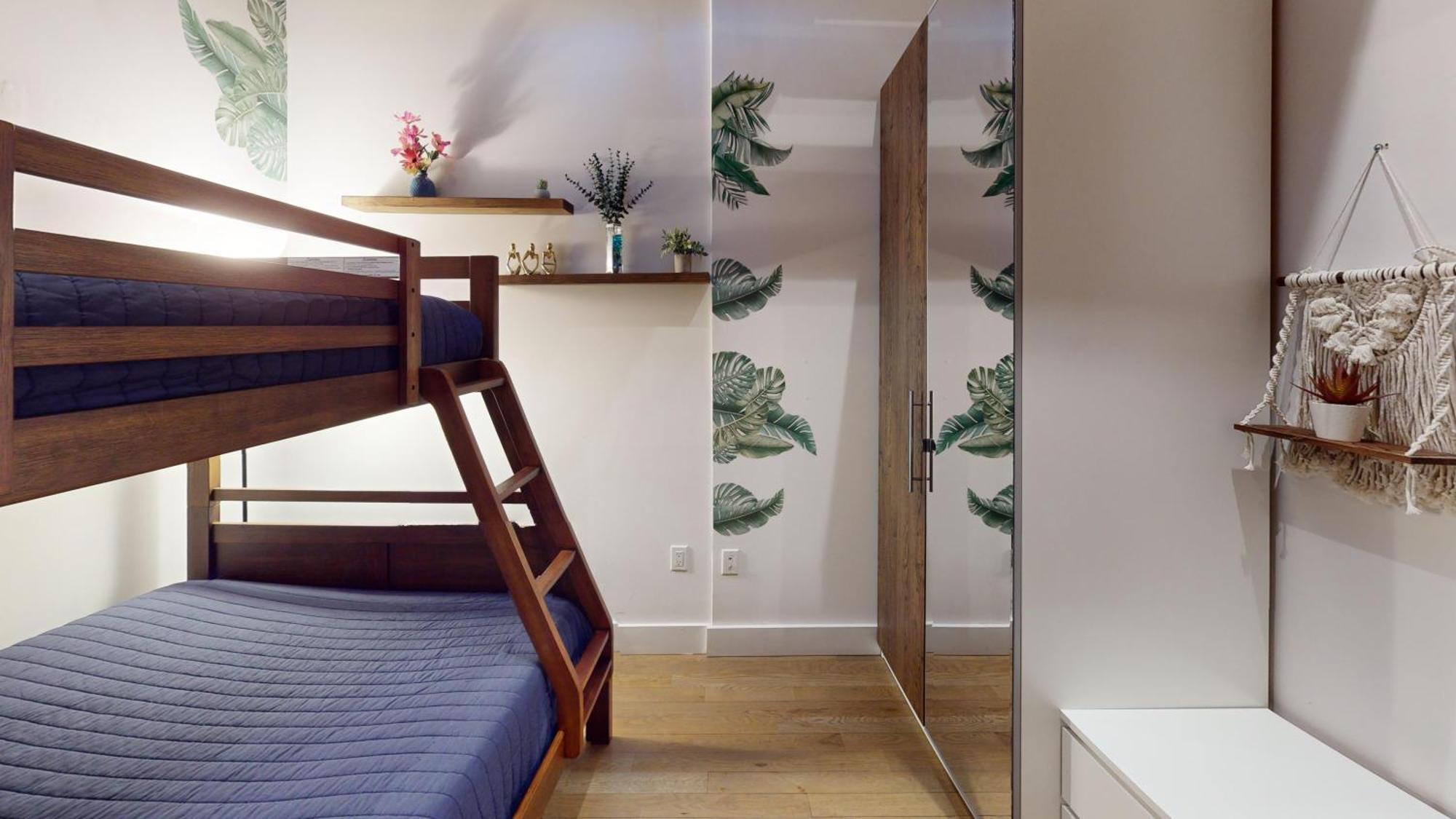 Chic Penthouse 15 Minutes From Nyc - Bus Stop At Doorstep Хобокен Экстерьер фото
